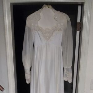 Vintage wedding dress